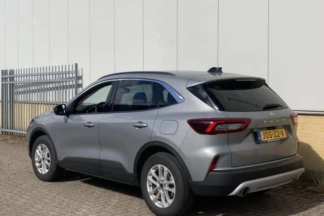 Ford Kuga (2025) thumbnail 2