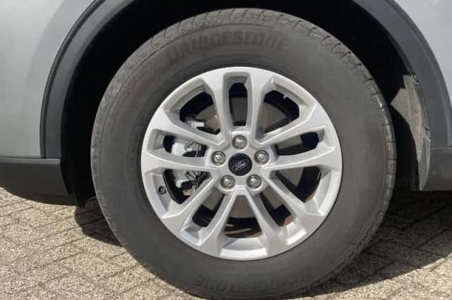Ford Kuga (2025) thumbnail 3