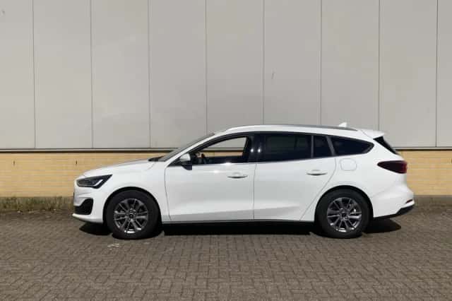 Ford Focus (2025) thumbnail 3