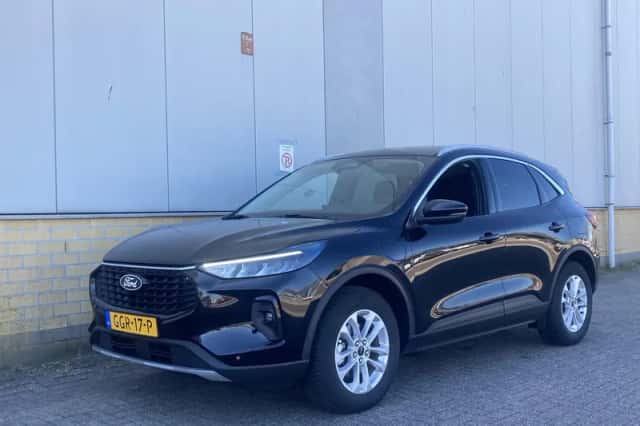 Ford Kuga (2024) thumbnail 2