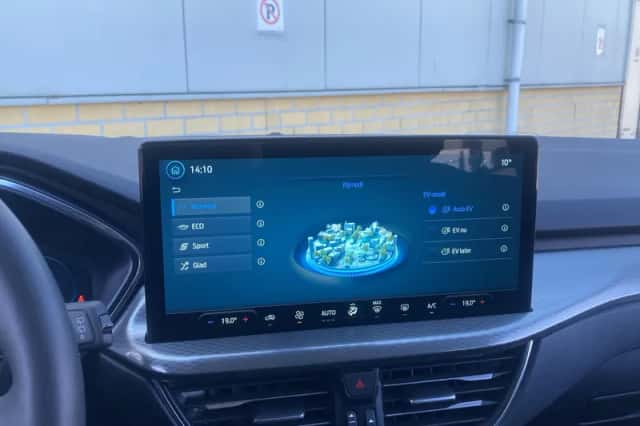 Ford Kuga (2024) thumbnail 23