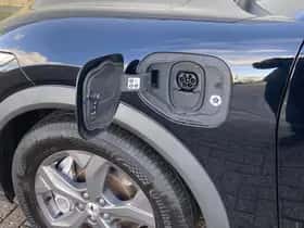 Ford Mustang Mach-E (2021) thumbnail 4