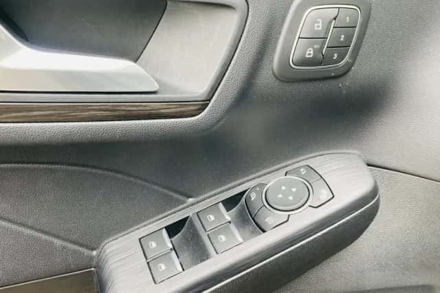 Ford Kuga (2021) thumbnail 19