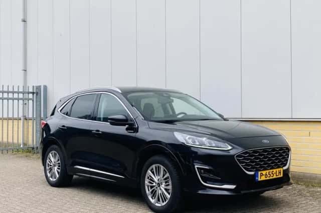 Ford Kuga (2021) thumbnail 3