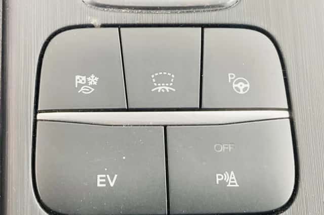 Ford Kuga (2021) thumbnail 25