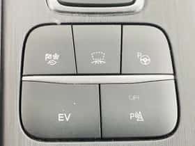 Ford Kuga (2021) thumbnail 25