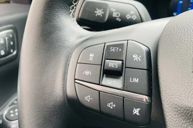 Ford Kuga (2021) thumbnail 28
