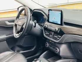 Ford Kuga (2021) thumbnail 32
