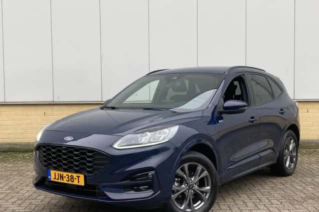 Ford Kuga (2023) thumbnail 2