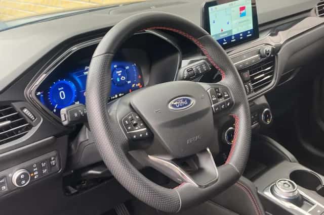 Ford Kuga (2023) thumbnail 13