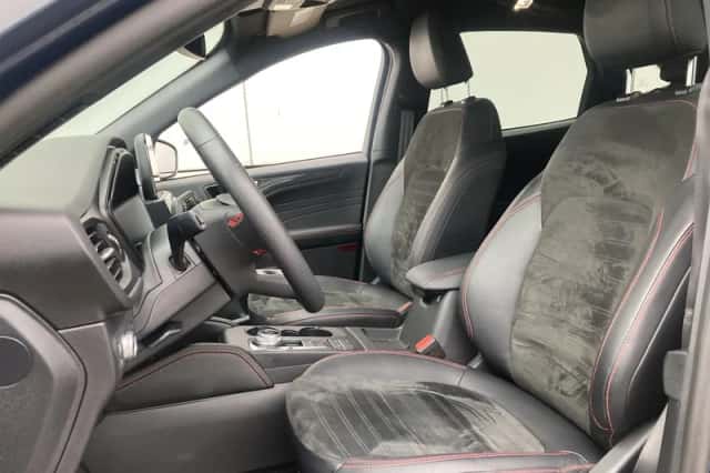 Ford Kuga (2023) thumbnail 15