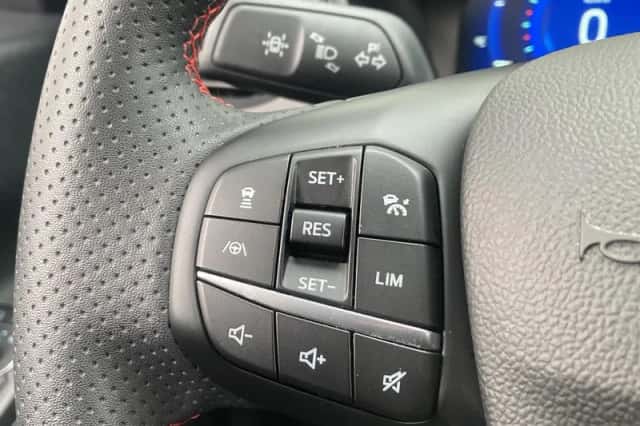 Ford Kuga (2023) thumbnail 19