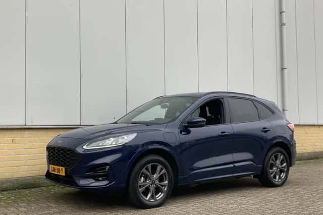 Ford Kuga (2023) thumbnail 3