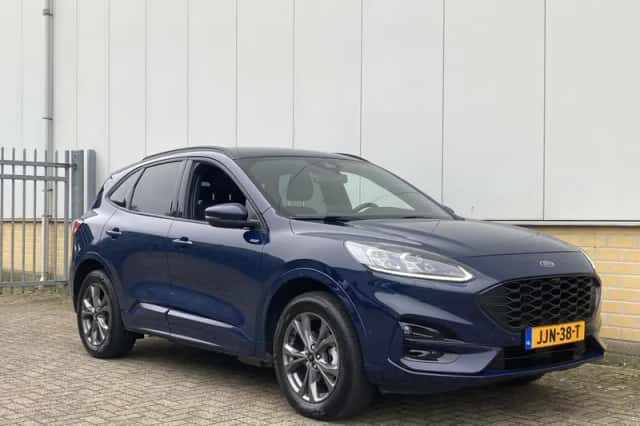 Ford Kuga (2023) thumbnail 5