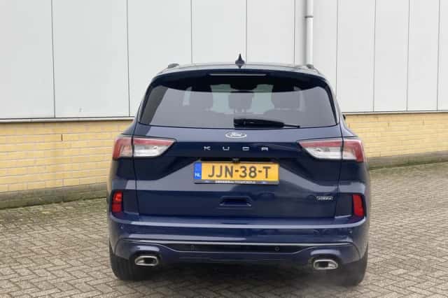 Ford Kuga (2023) thumbnail 9