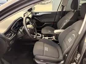 Ford Focus (2023) thumbnail 8