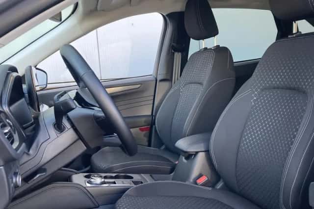Ford Kuga (2025) thumbnail 4