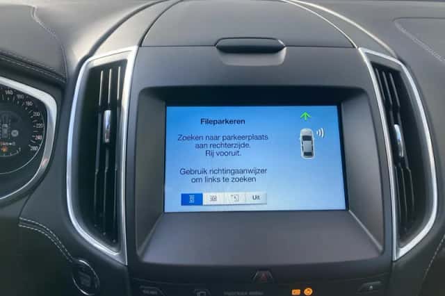 Ford S-Max (2017) thumbnail 30