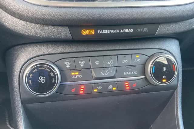Ford Fiesta (2023) thumbnail 12
