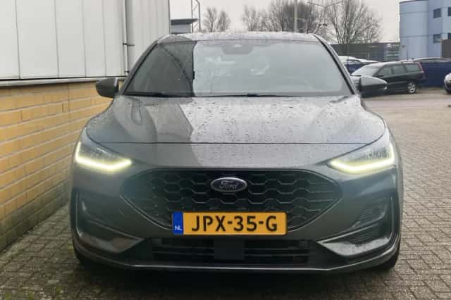 Ford Focus (2023) thumbnail 3