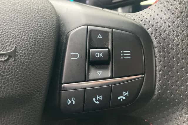 Ford Focus (2023) thumbnail 9