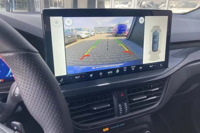 Ford Focus (2023) thumbnail 16