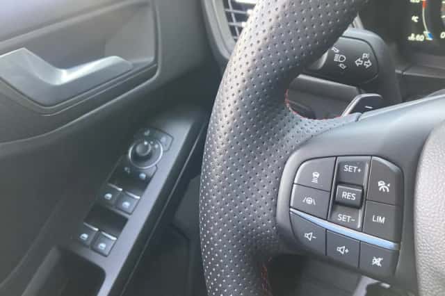 Ford Focus (2023) thumbnail 21