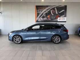 Ford Focus (2023) thumbnail 5