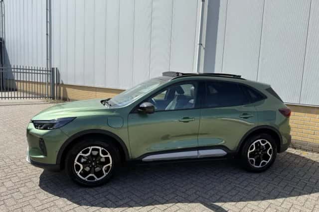 Ford Kuga (2025) thumbnail 2