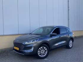 Ford Kuga (2023) thumbnail 2