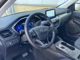 Ford Kuga (2023) thumbnail 3