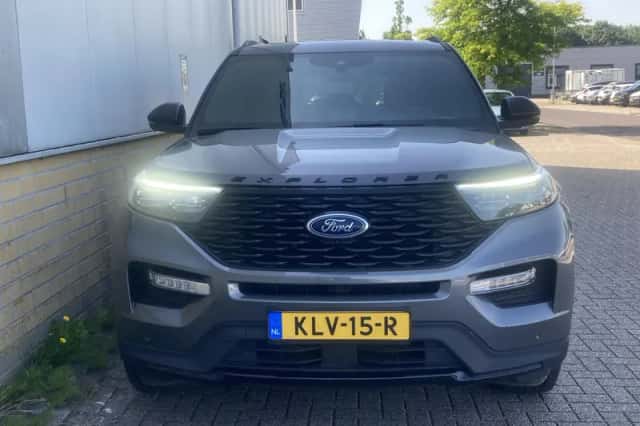 Ford Explorer (2024) thumbnail 3
