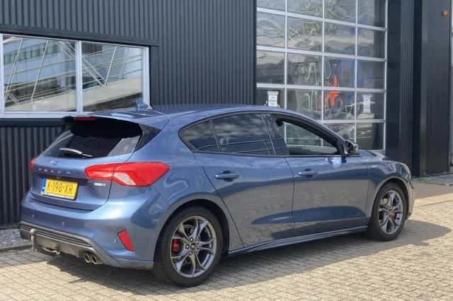 Ford Focus (2021) thumbnail 6