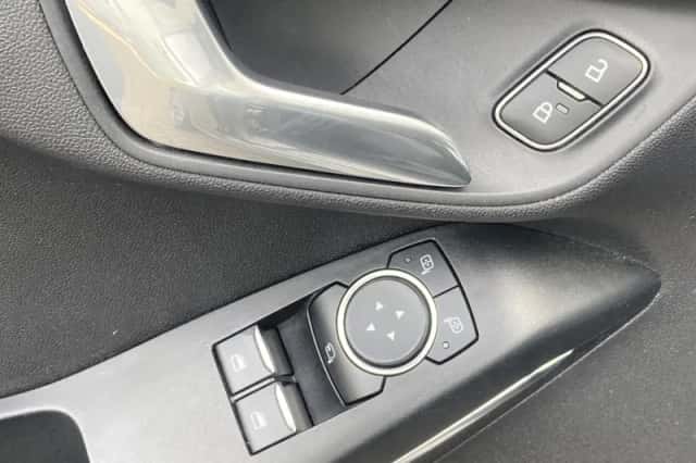 Ford Fiesta (2019) thumbnail 18