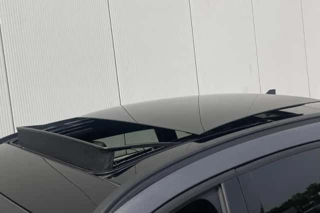 Ford Kuga (2023) thumbnail 2