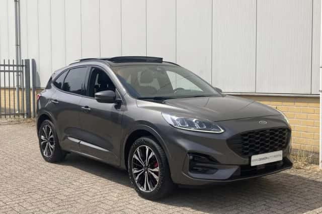 Ford Kuga (2023) thumbnail 4