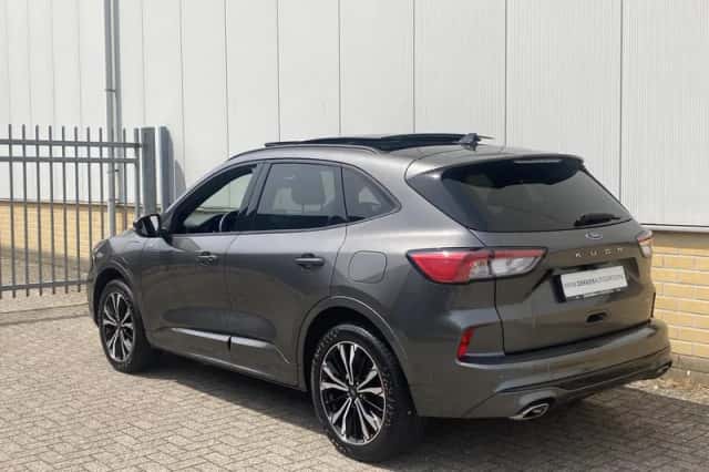 Ford Kuga (2023) thumbnail 5