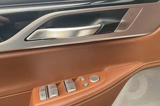 BMW 7-Serie (2015) thumbnail 16
