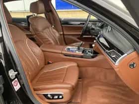 BMW 7-Serie (2015) thumbnail 18