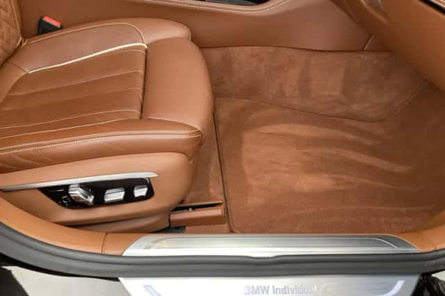 BMW 7-Serie (2015) thumbnail 19