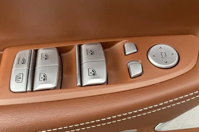BMW 7-Serie (2015) thumbnail 20