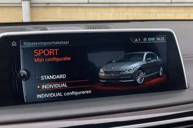 BMW 7-Serie (2015) thumbnail 26
