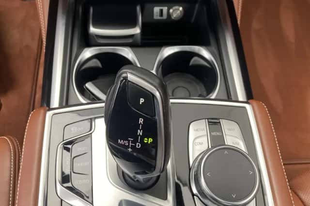 BMW 7-Serie (2015) thumbnail 33