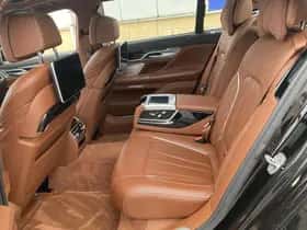BMW 7-Serie (2015) thumbnail 34