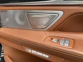 BMW 7-Serie (2015) thumbnail 38