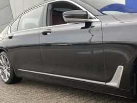 BMW 7-Serie (2015) thumbnail 6