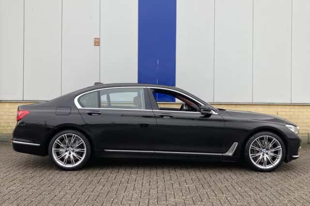 BMW 7-Serie (2015) thumbnail 7