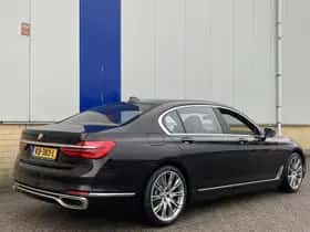 BMW 7-Serie (2015) thumbnail 8