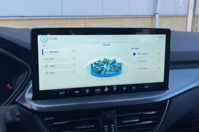 Ford Kuga (2024) thumbnail 15