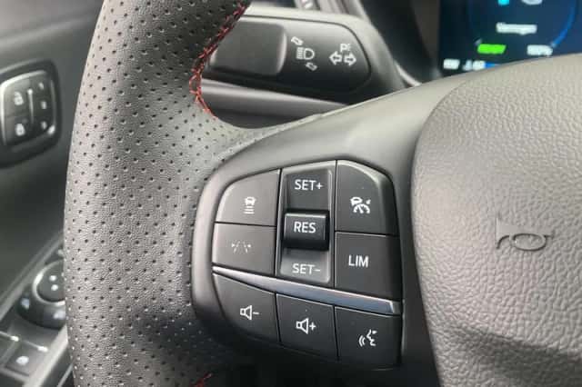 Ford Kuga (2025) thumbnail 17